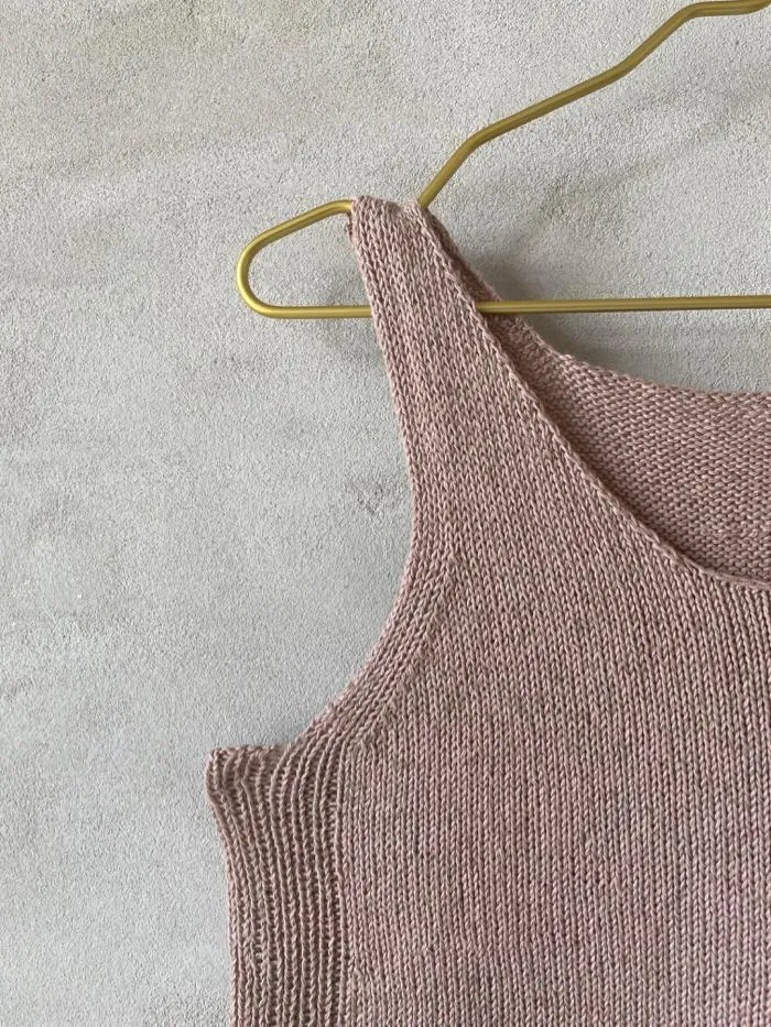 Ane Summer top with rib stitch panels by Önling, knitting pattern