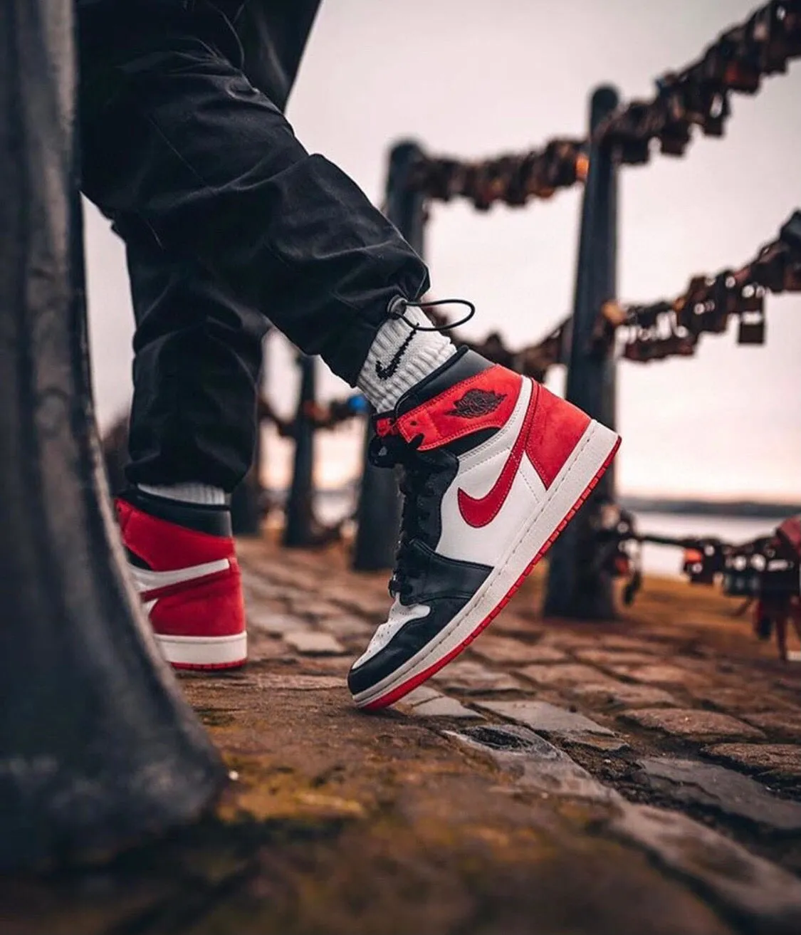 CE - AJ1 High Six Crowns Black and Red