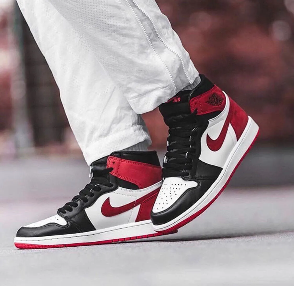 CE - AJ1 High Six Crowns Black and Red