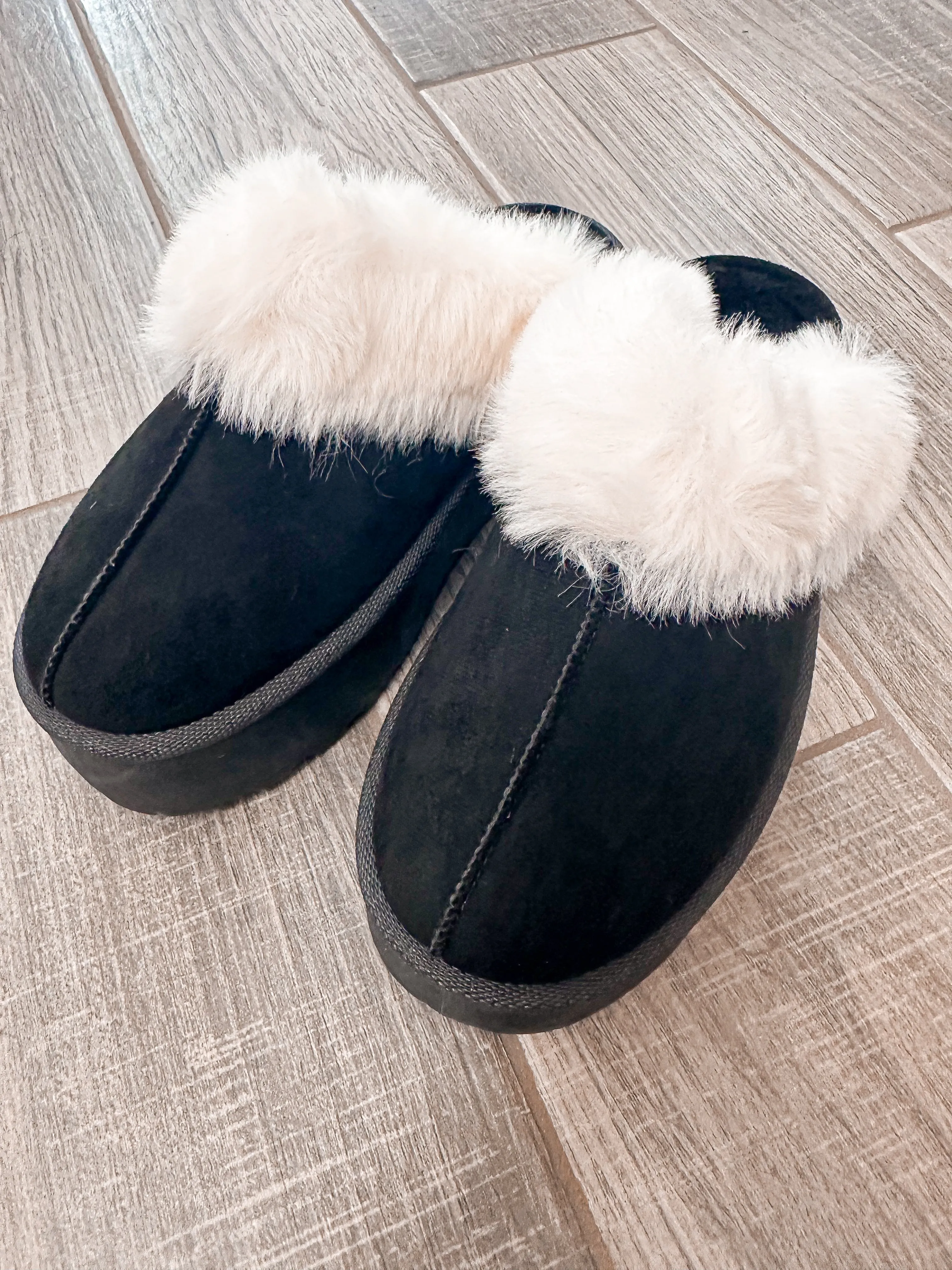 Dream Walker Fur Trim Snow Bootie Slippers in Black