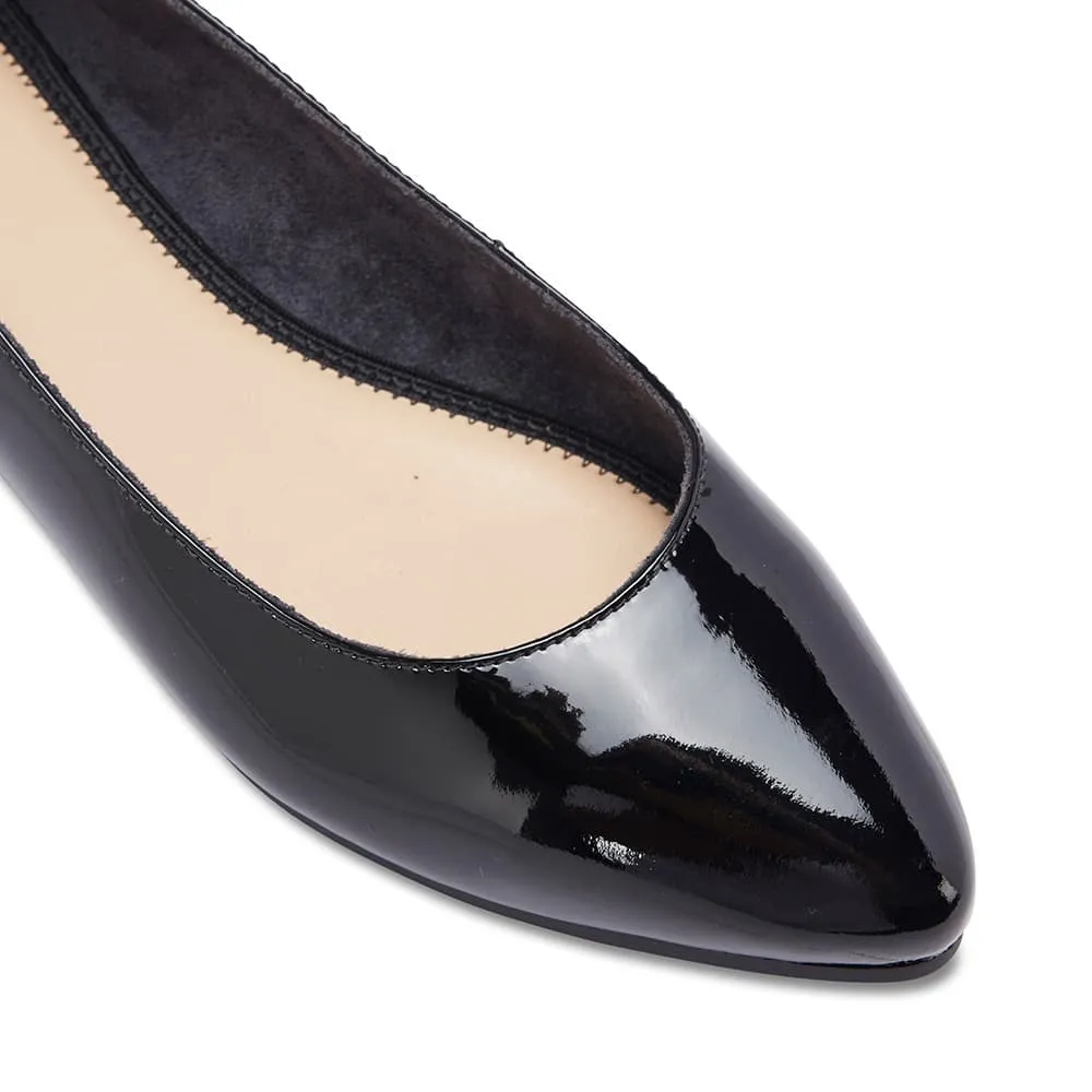 Lucia Flat in Black Patent