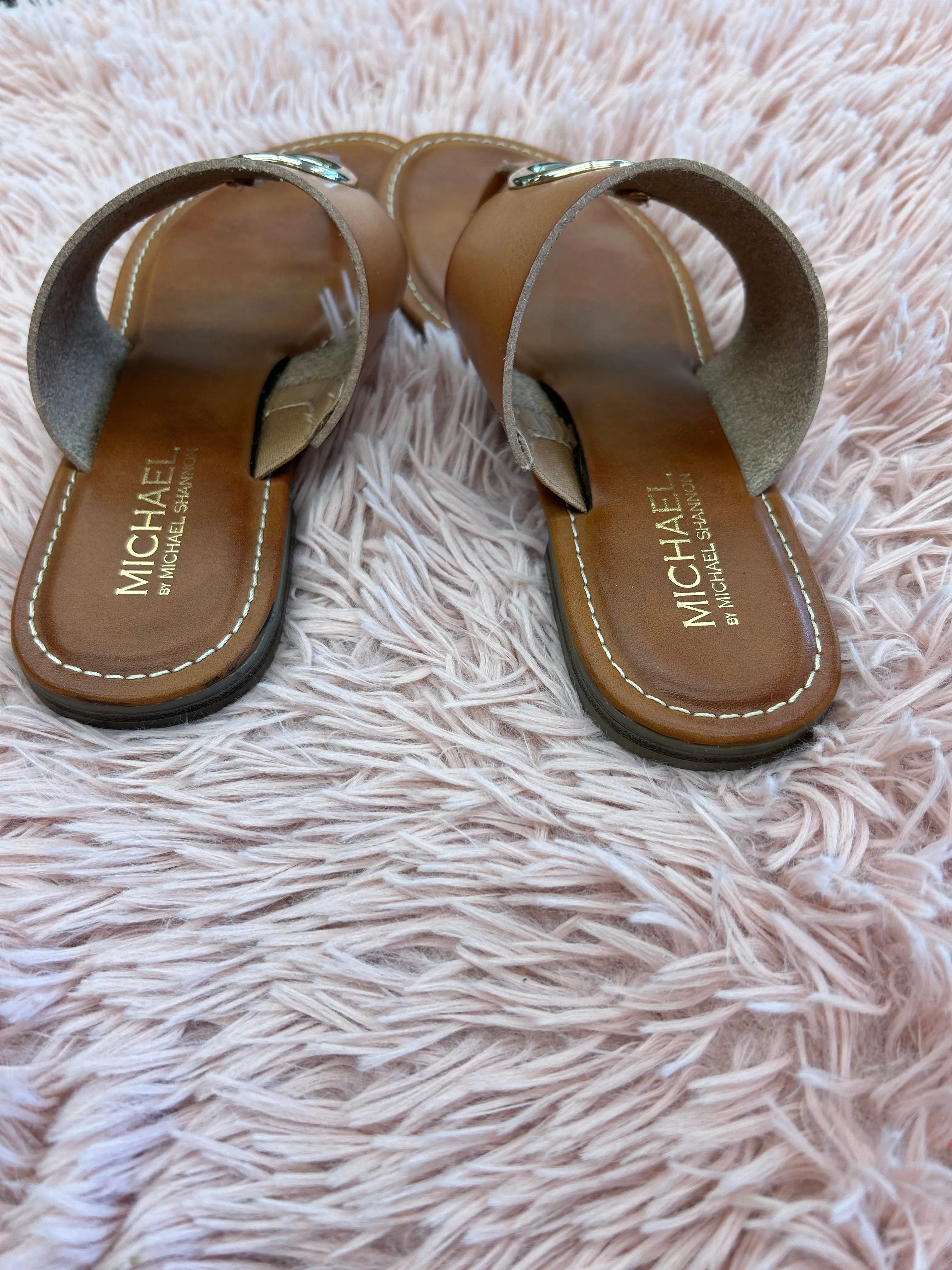 Sandals Flats By Clothes Mentor In Brown, Size: 8.5