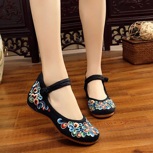 Spring Floral Embroidered Flat Shoes