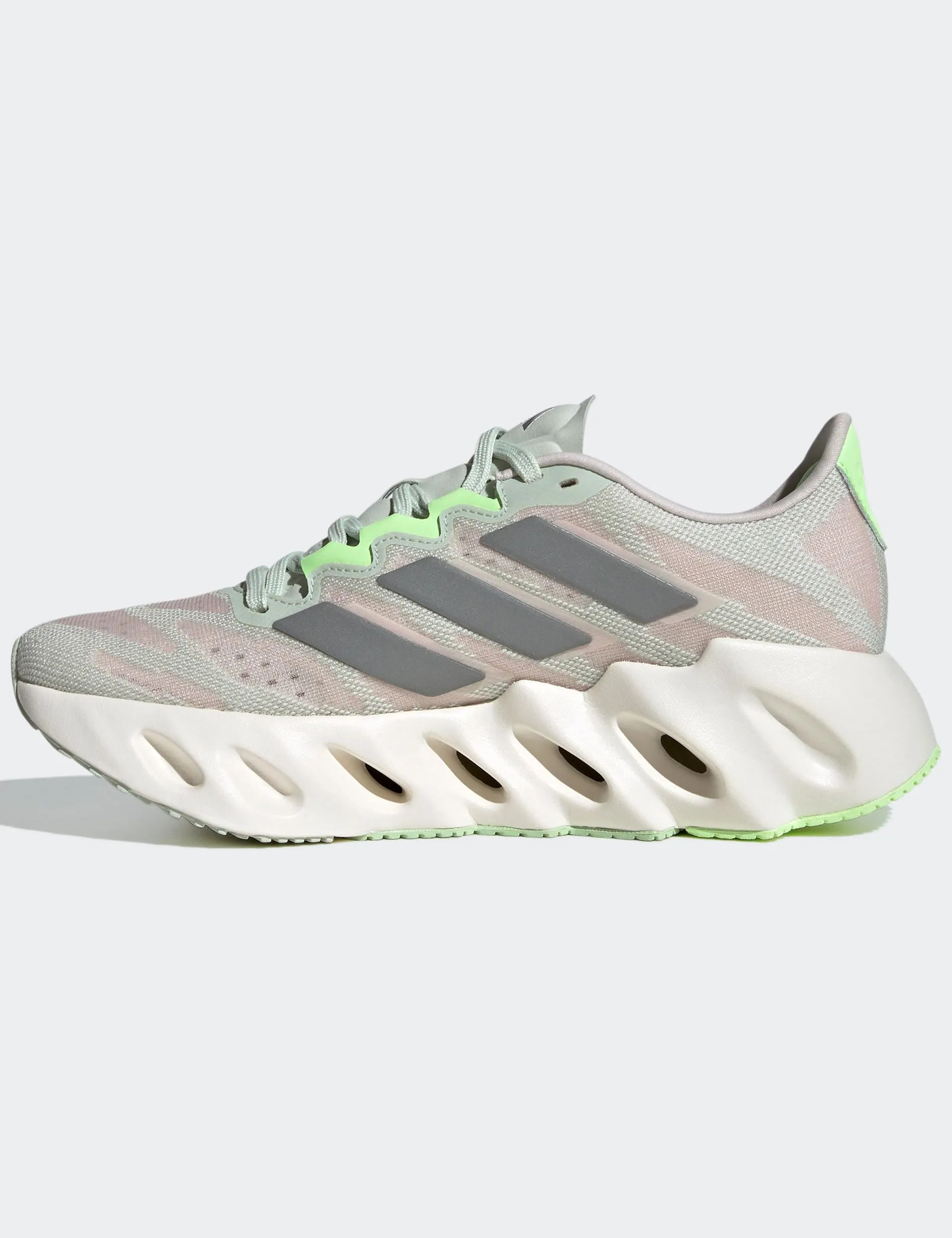 Switch FWD Running Shoes - Linen Green/Silver Metallic/Putty Mauve