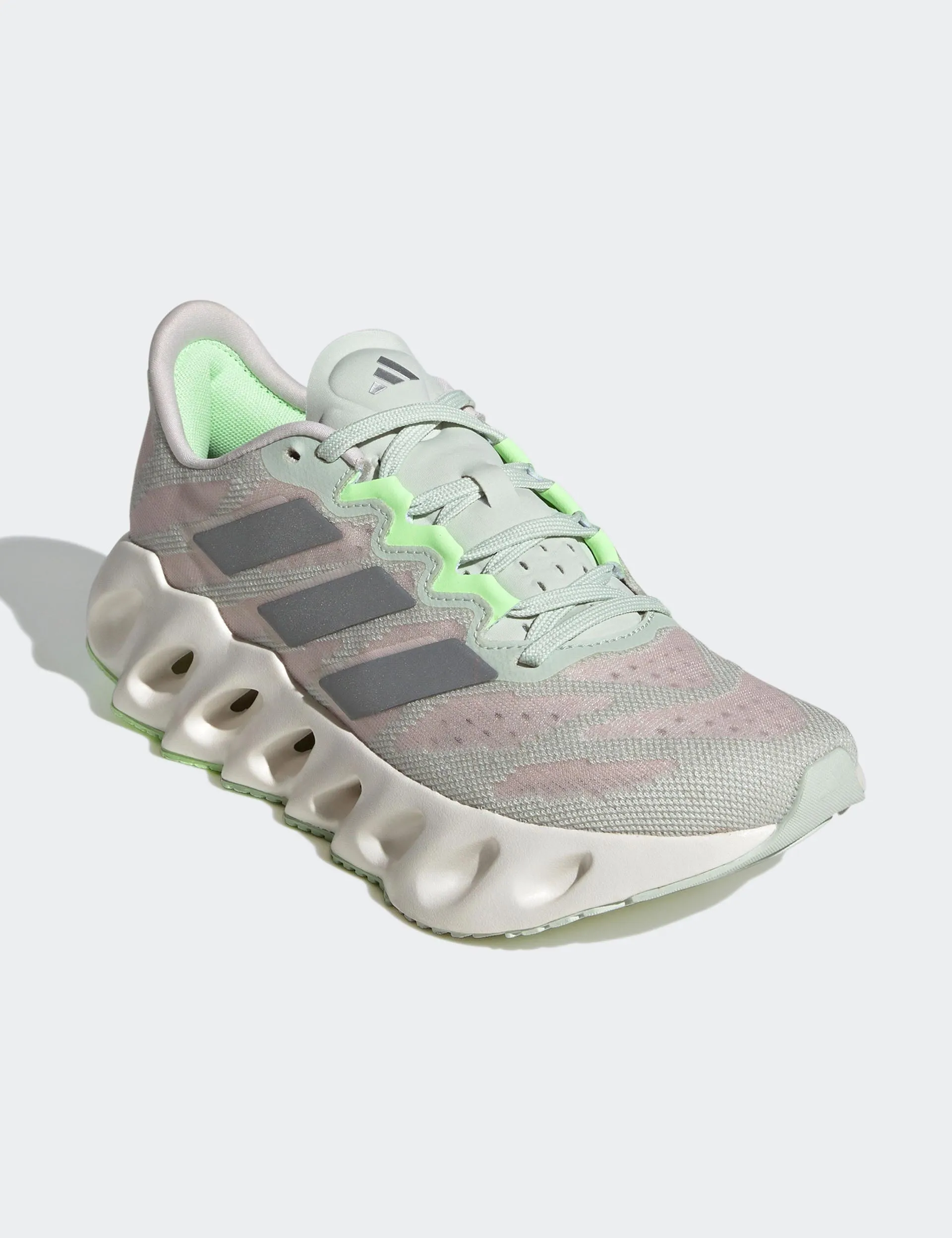 Switch FWD Running Shoes - Linen Green/Silver Metallic/Putty Mauve